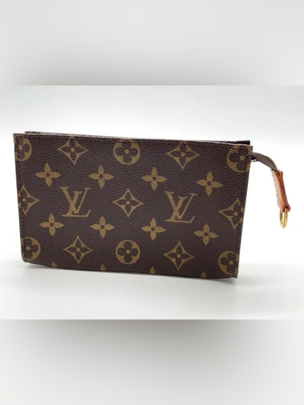 Auth Louis Vuitton Monogram
Bucket PM Pouch